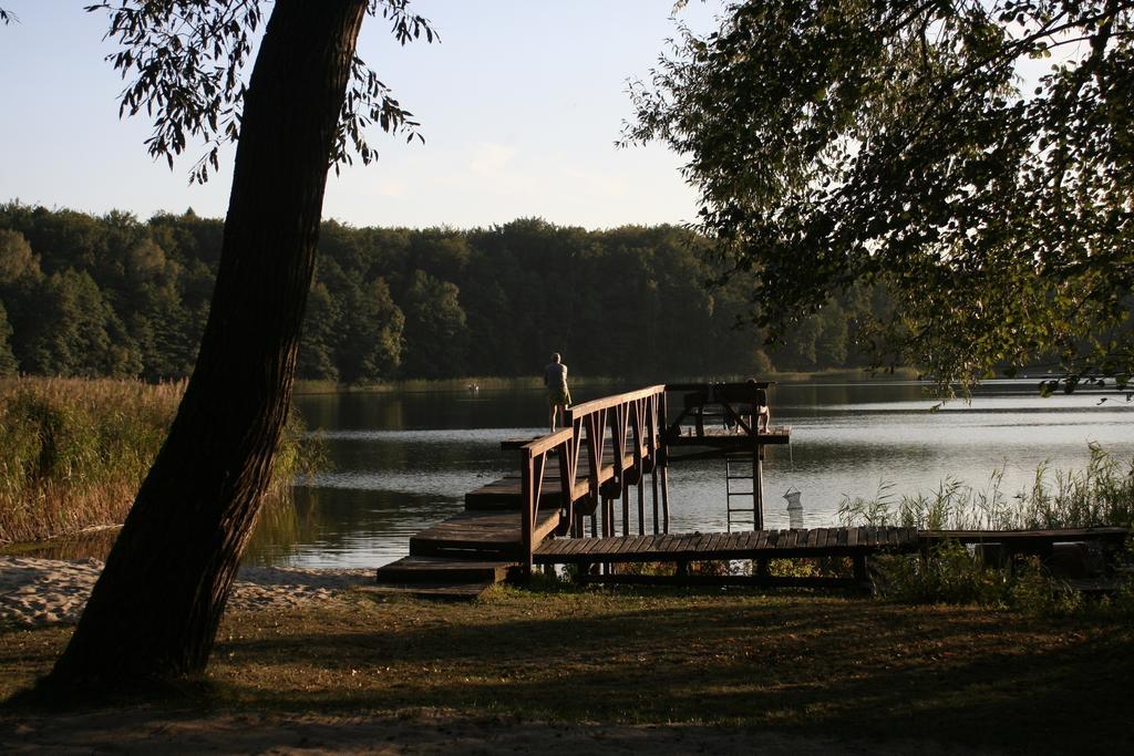 Stajnia Sarnowek Nad Jeziorem Rozany Rozajny Wielkie Exterior photo