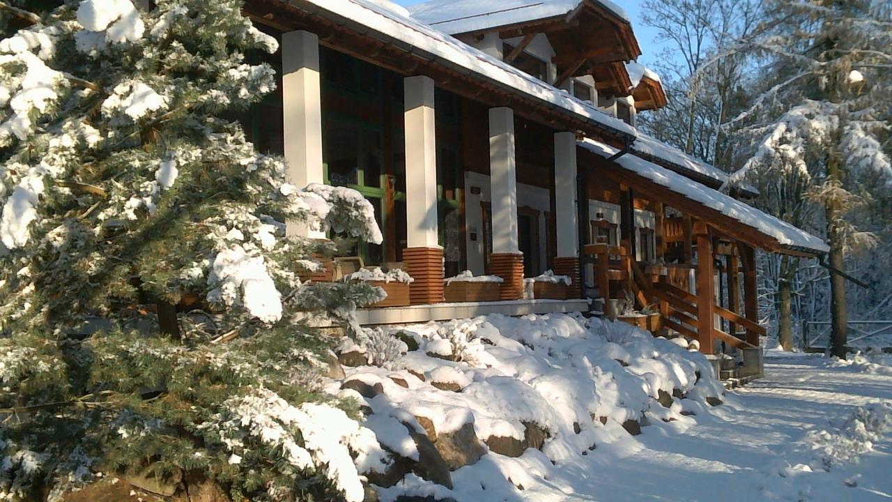 Stajnia Sarnowek Nad Jeziorem Rozany Rozajny Wielkie Exterior photo