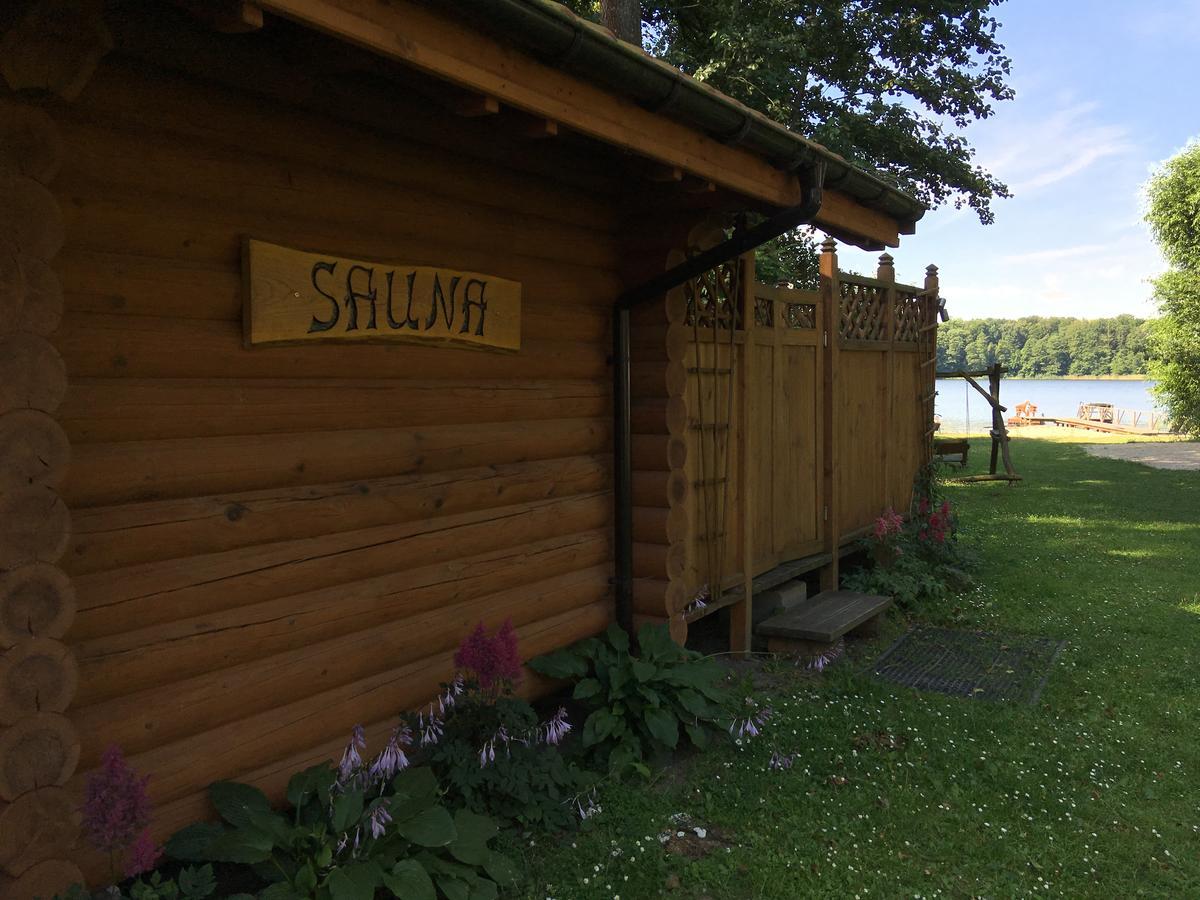 Stajnia Sarnowek Nad Jeziorem Rozany Rozajny Wielkie Exterior photo